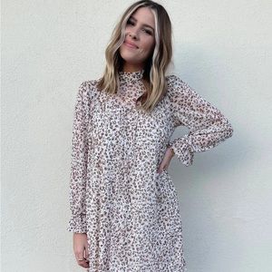 Adorable Sadie & Sage cheetah print dress.